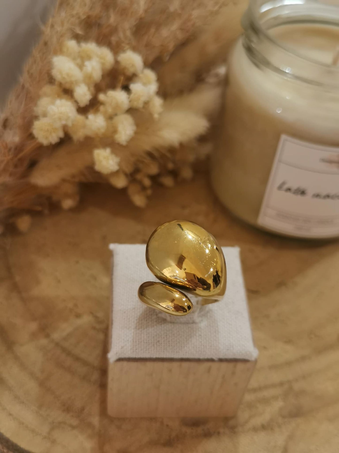 Bague Alba en acier inoxydable, élégante et moderne, parfaite pour ajouter une touche sophistiquée à votre look.