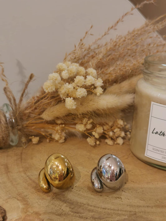 Bague Alba en acier inoxydable, élégante et moderne, parfaite pour ajouter une touche sophistiquée à votre look.