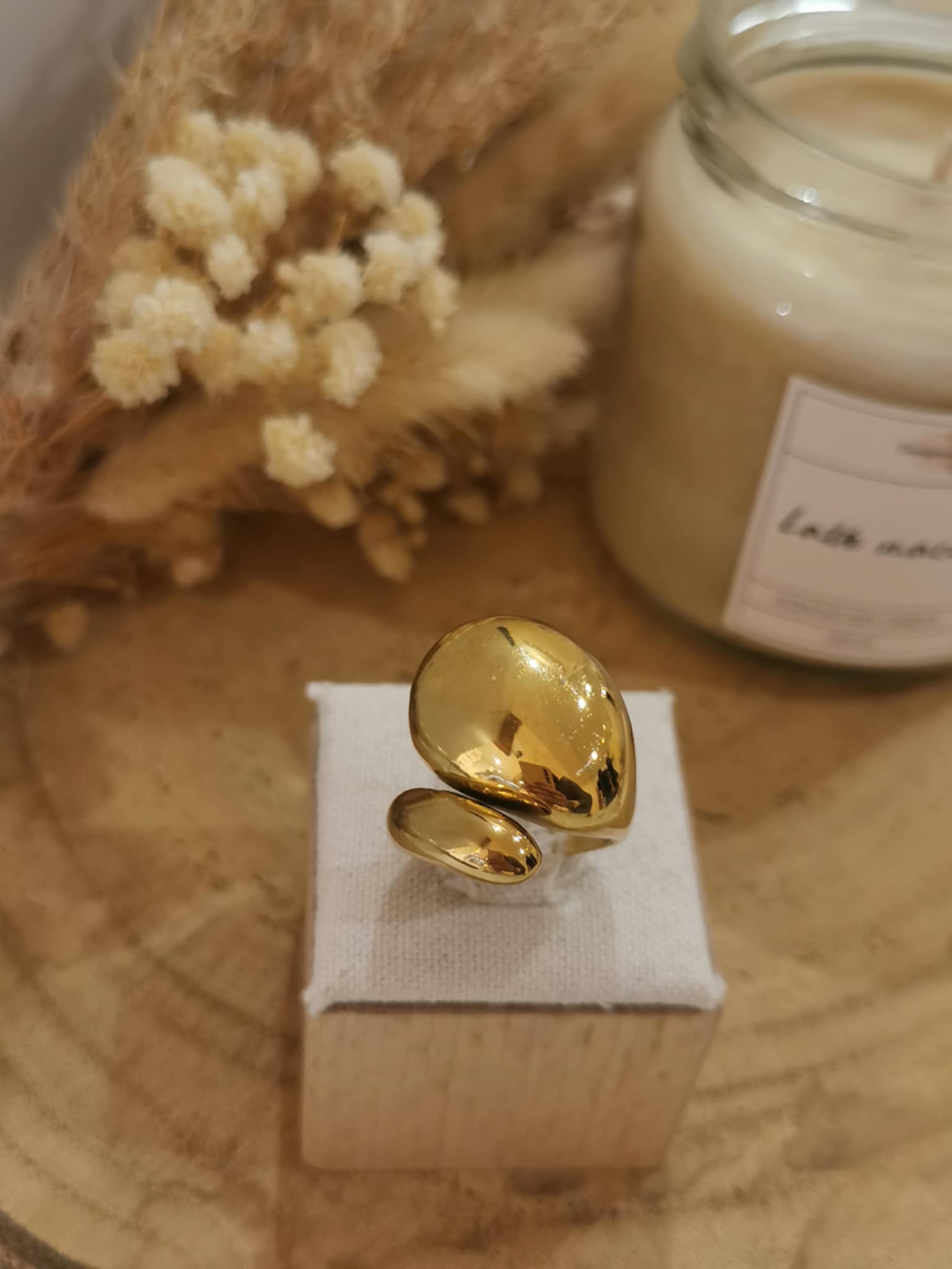 Bague Alba en acier inoxydable, élégante et moderne, parfaite pour ajouter une touche sophistiquée à votre look.