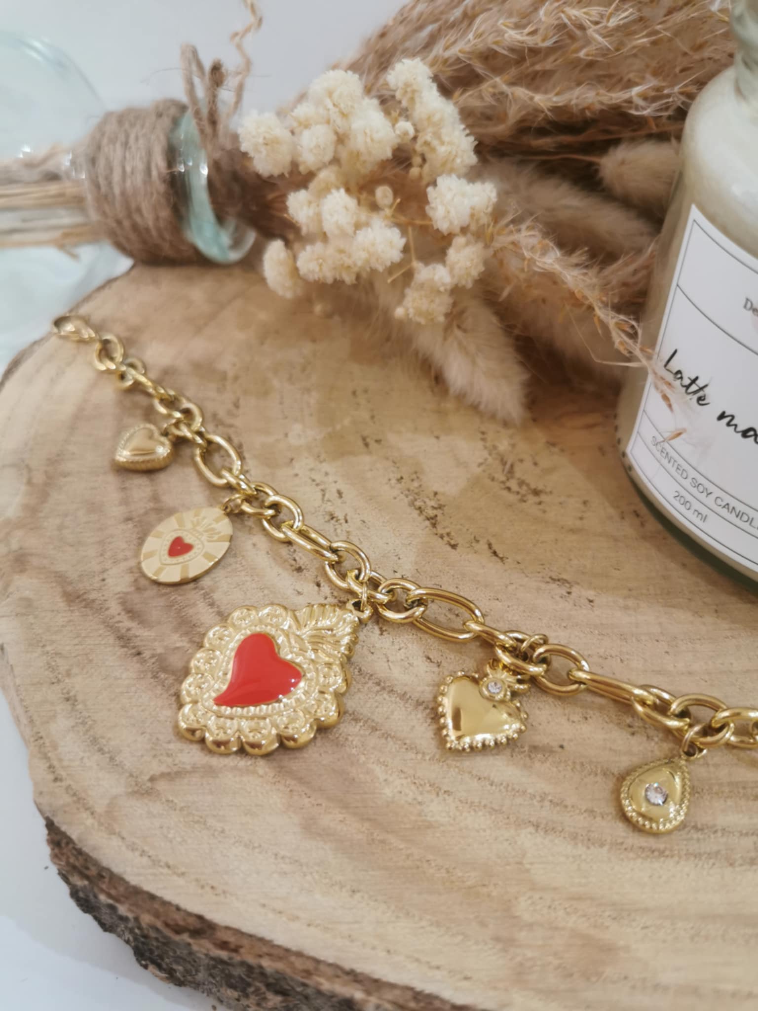 Bracelet à mailles Amélia en acier inoxydable, élégant et raffiné, idéal pour ajouter une touche moderne et délicate à votre poignet.