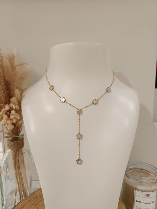 Collier Y Albane en acier inoxydable, élégant et moderne, idéal pour apporter une touche raffinée et délicate à votre look.
