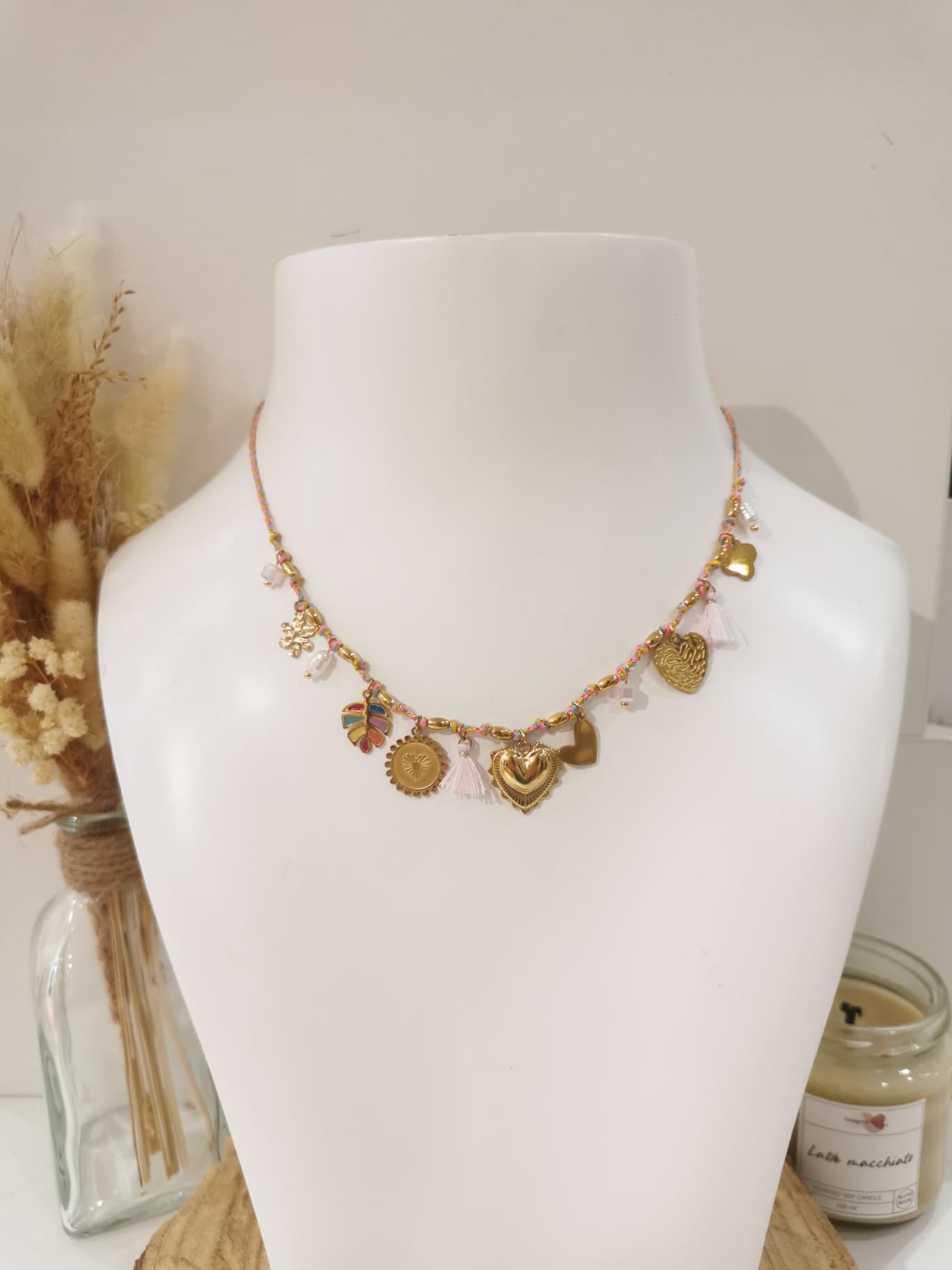 Collier Ella en acier inoxydable, élégant et raffiné, parfait pour ajouter une touche moderne et sophistiquée à votre style.