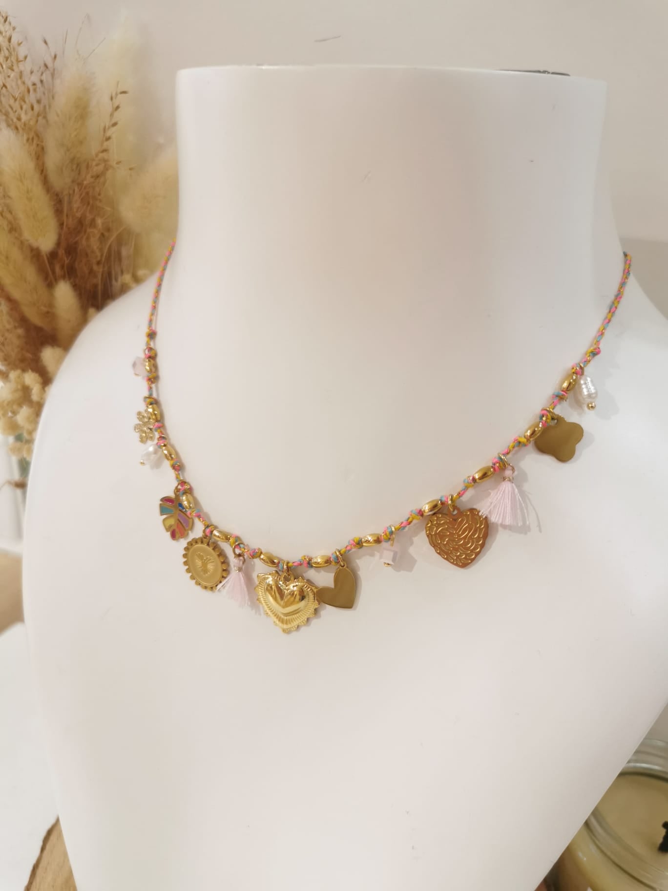 Collier Ella en acier inoxydable, élégant et raffiné, parfait pour ajouter une touche moderne et sophistiquée à votre style.