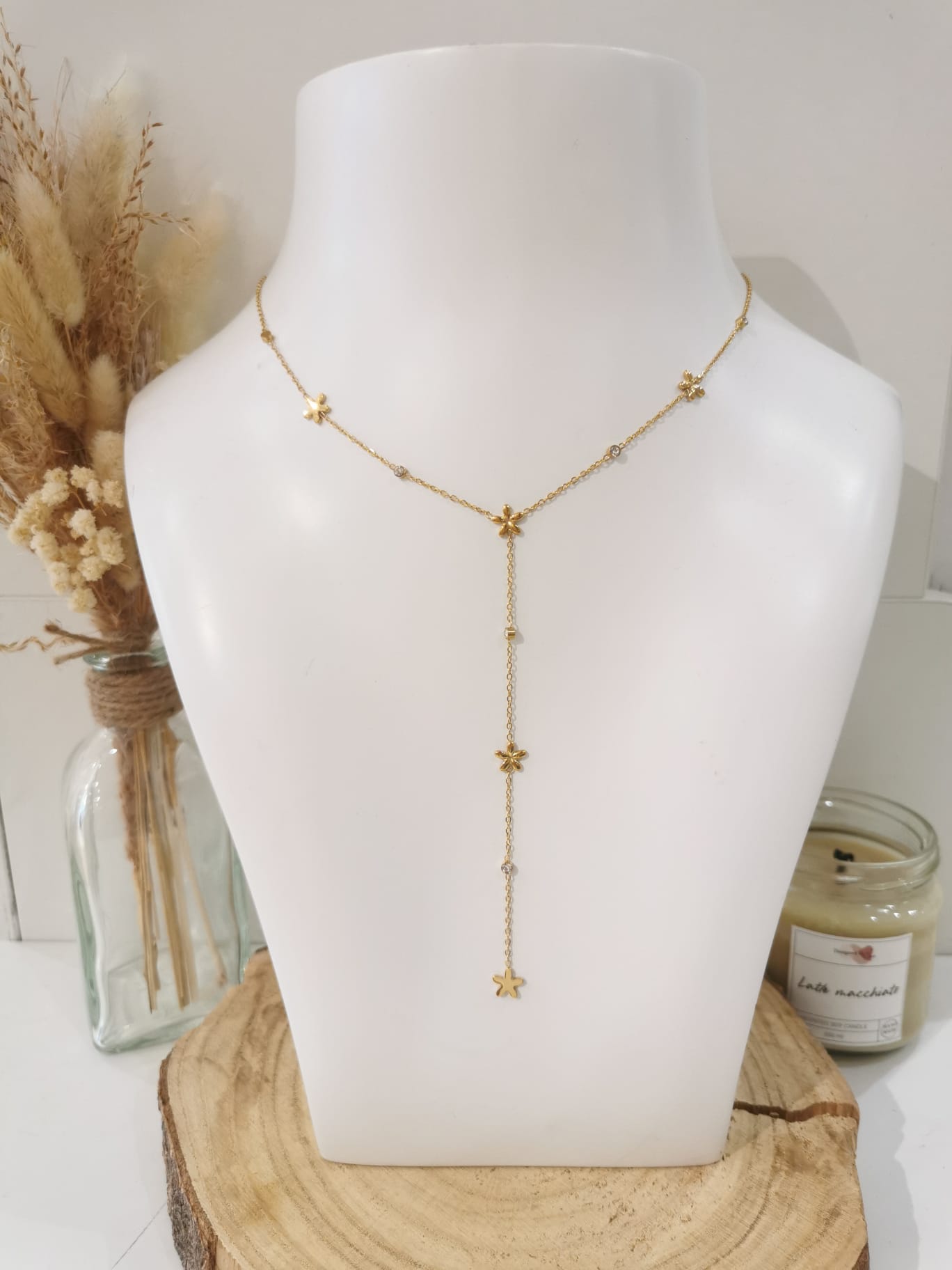 Collier Y Lise en acier inoxydable, élégant et délicat, parfait pour ajouter une touche raffinée et moderne à votre look.
