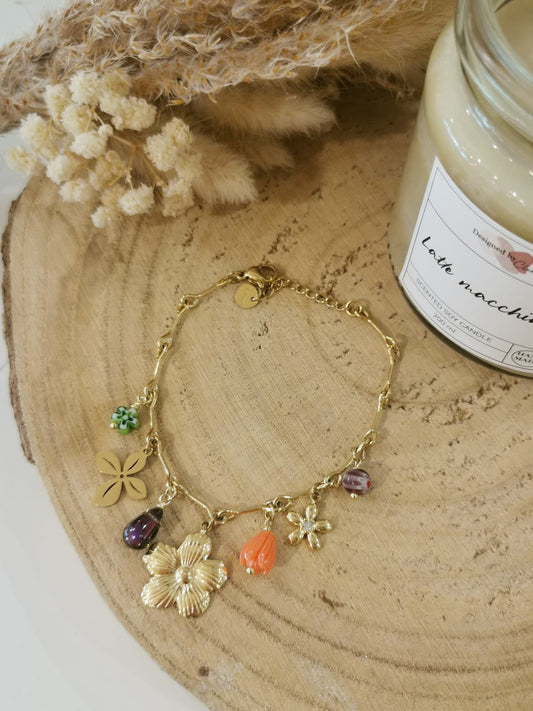 Bracelet Breloques Théa en acier inoxydable, élégant et raffiné, parfait pour ajouter une touche délicate et moderne à votre poignet.