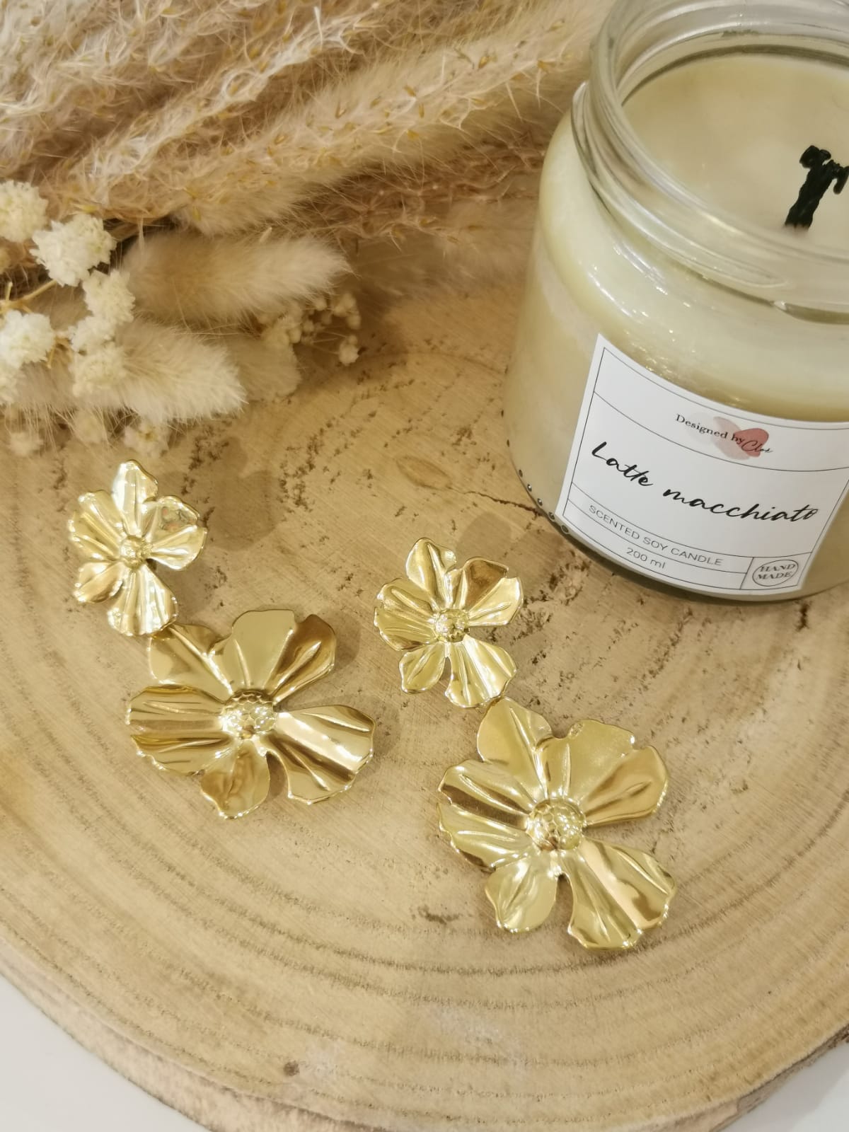 Boucles d'oreilles Eléna en acier inoxydable, élégantes et raffinées, parfaites pour ajouter une touche moderne et délicate à votre style.