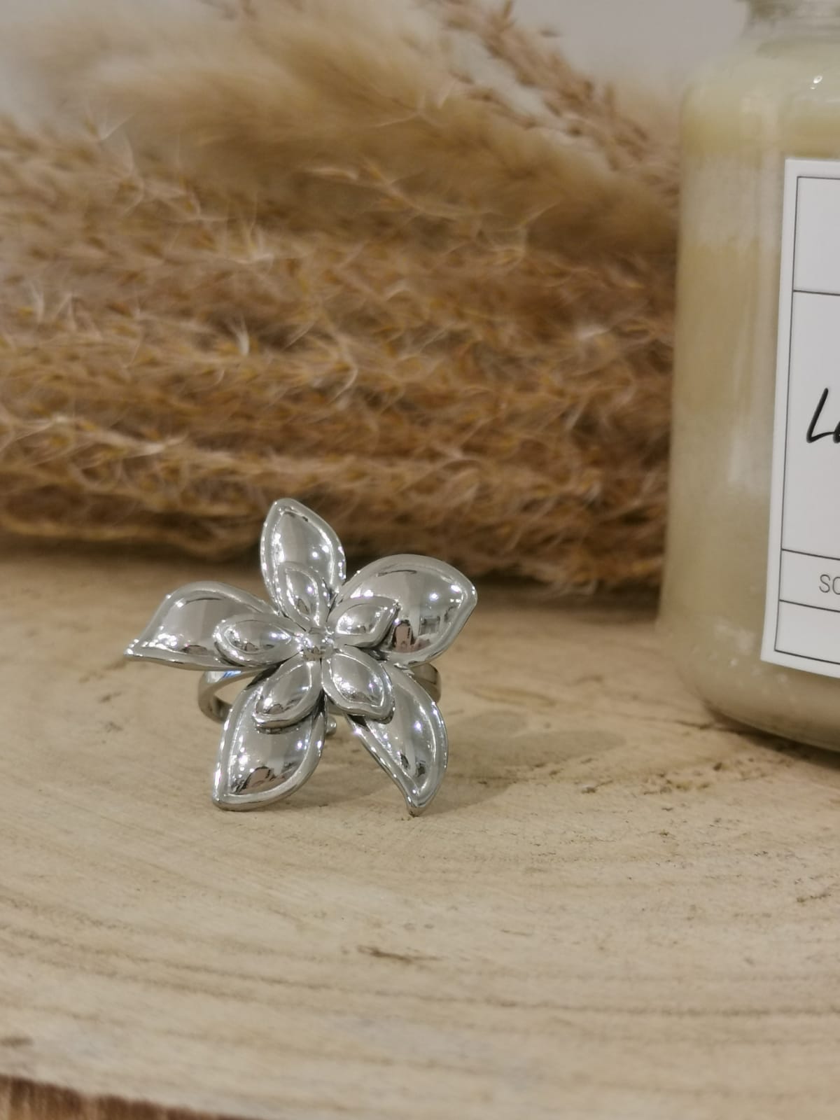 Bague Adèle en acier inoxydable, élégante et moderne, parfaite pour ajouter une touche délicate et raffinée à votre look.