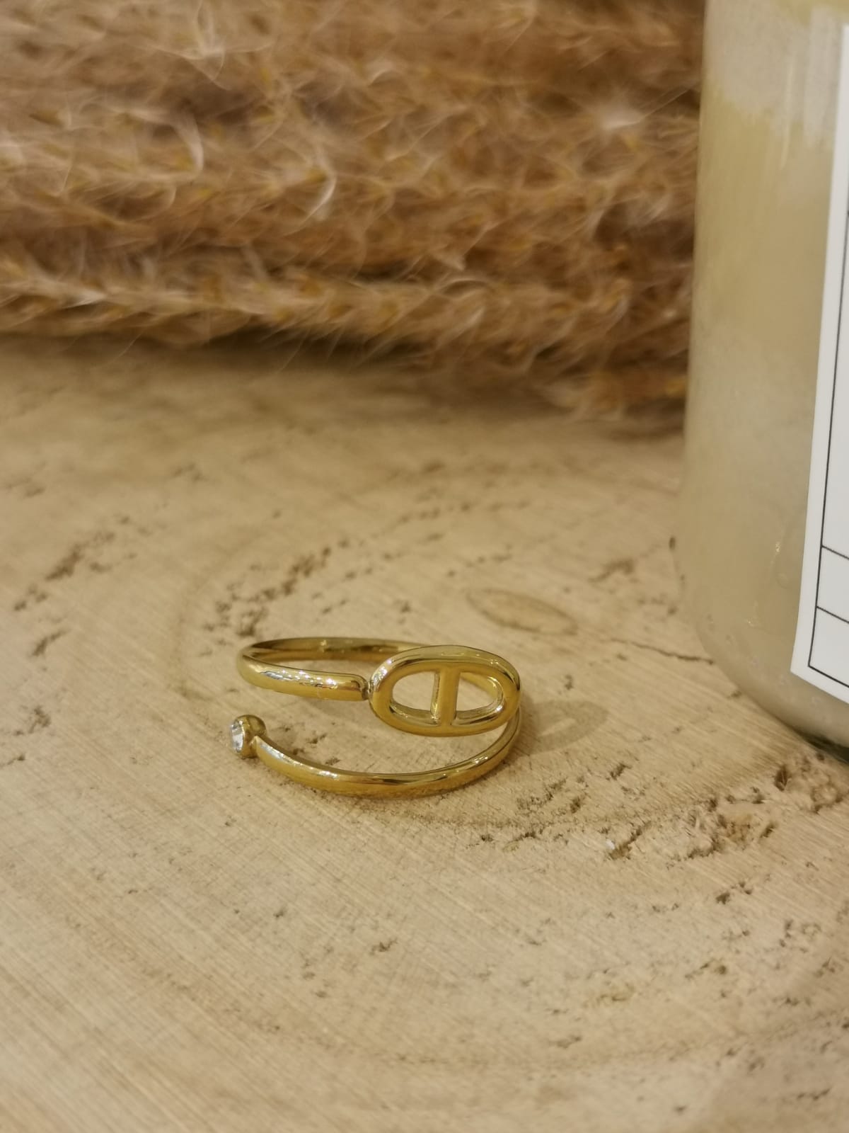 Bague Lola en acier inoxydable, élégante et raffinée, idéale pour apporter une touche moderne et délicate à votre style.