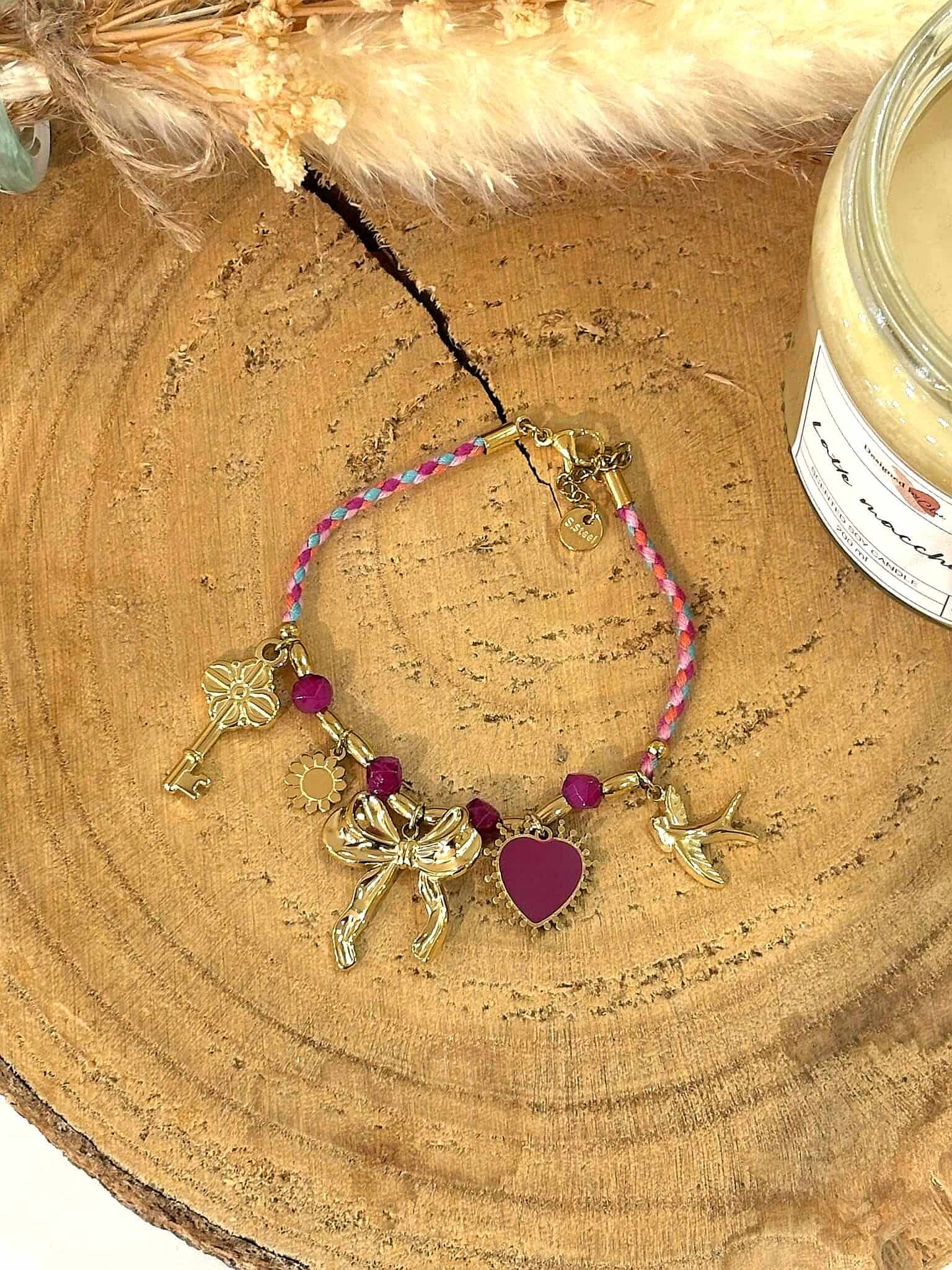 Bracelet breloques Violetta en acier inoxydable, élégant et raffiné, parfait pour ajouter une touche de charme à votre poignet.