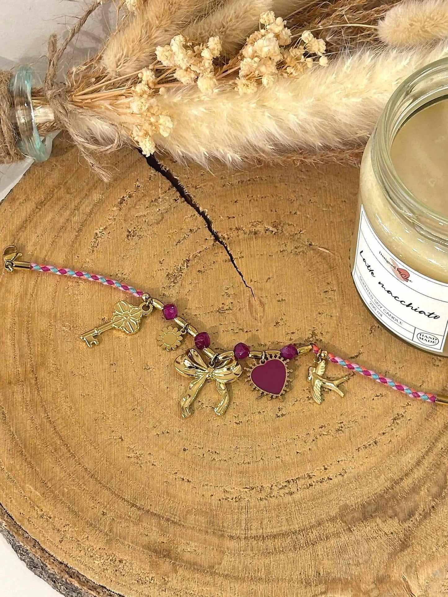 Bracelet breloques Violetta en acier inoxydable, élégant et raffiné, parfait pour ajouter une touche de charme à votre poignet.