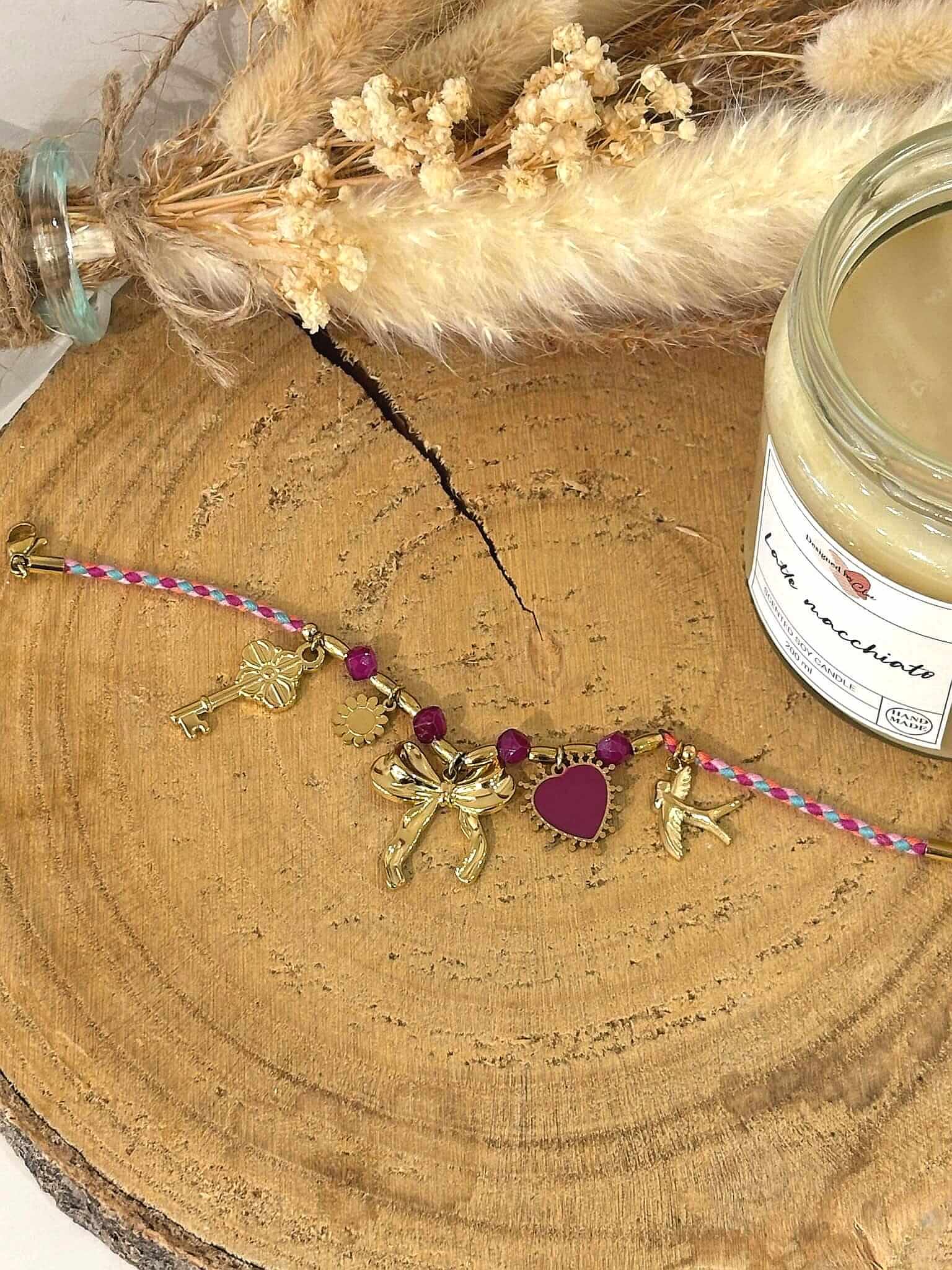 Bracelet breloques Violetta en acier inoxydable, élégant et raffiné, parfait pour ajouter une touche de charme à votre poignet.