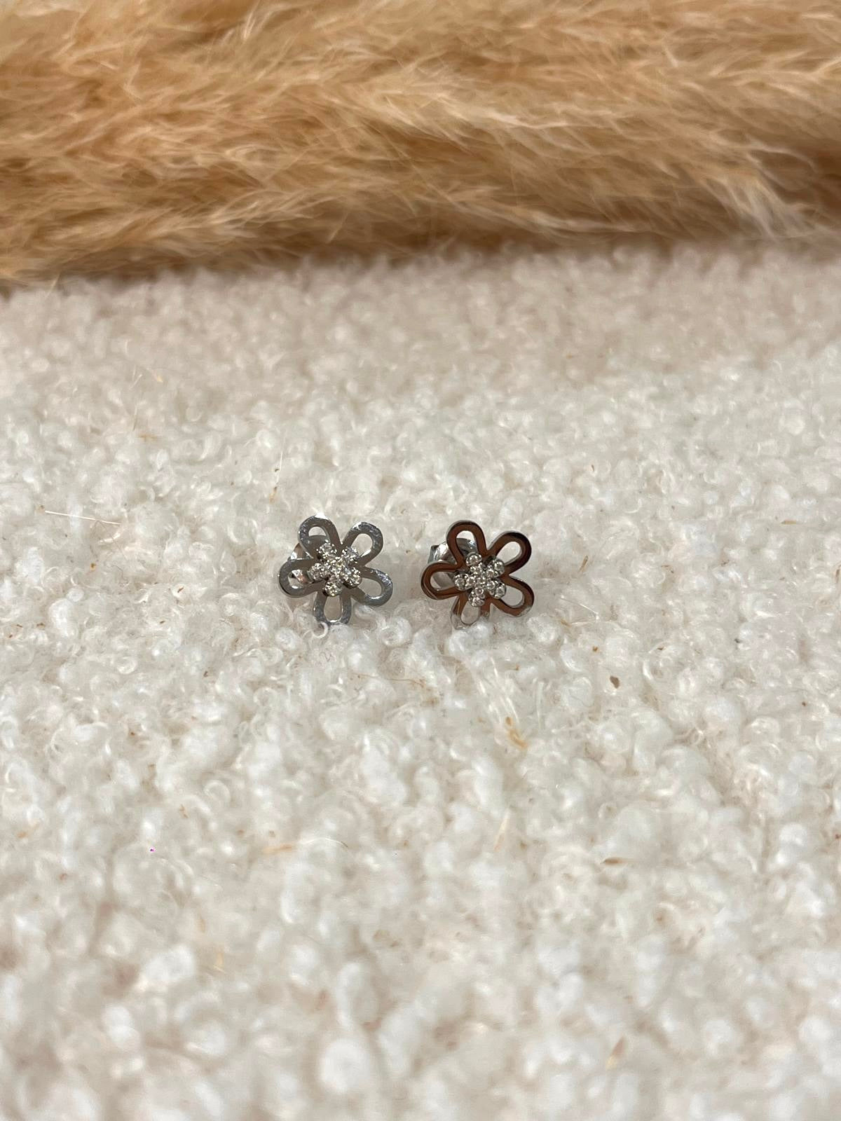 Puces d’oreilles Flavie en acier inoxydable